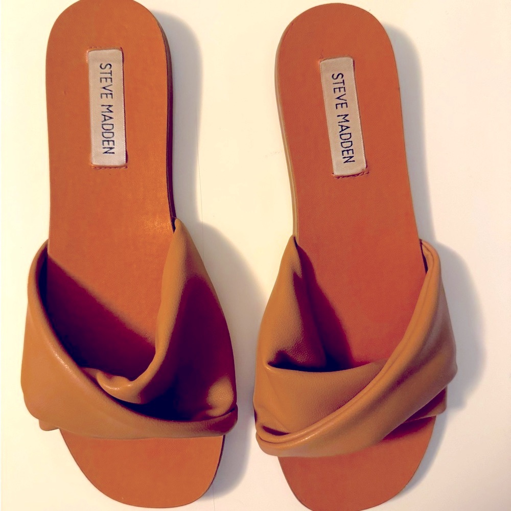 Steve Madden Tan Sliders/Sandals - Size 6.5
